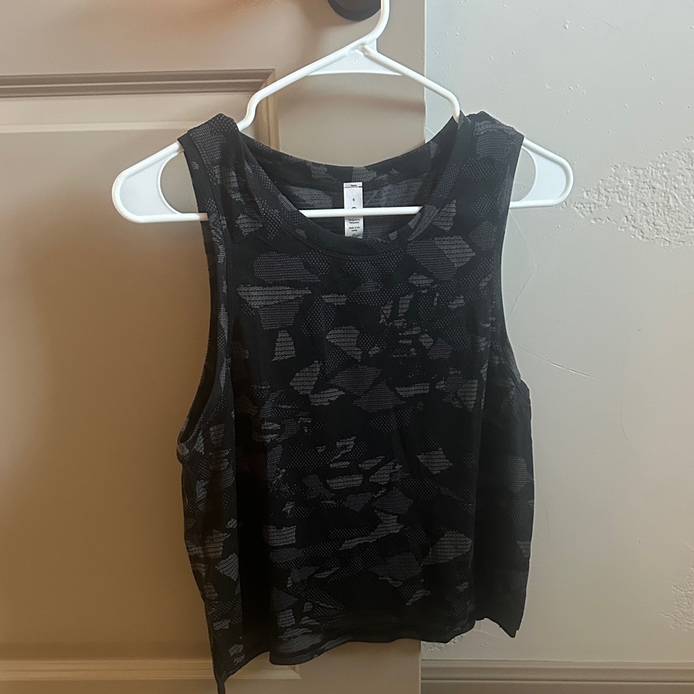 Lululemon Train to Be Tank Top in black and grey pattern